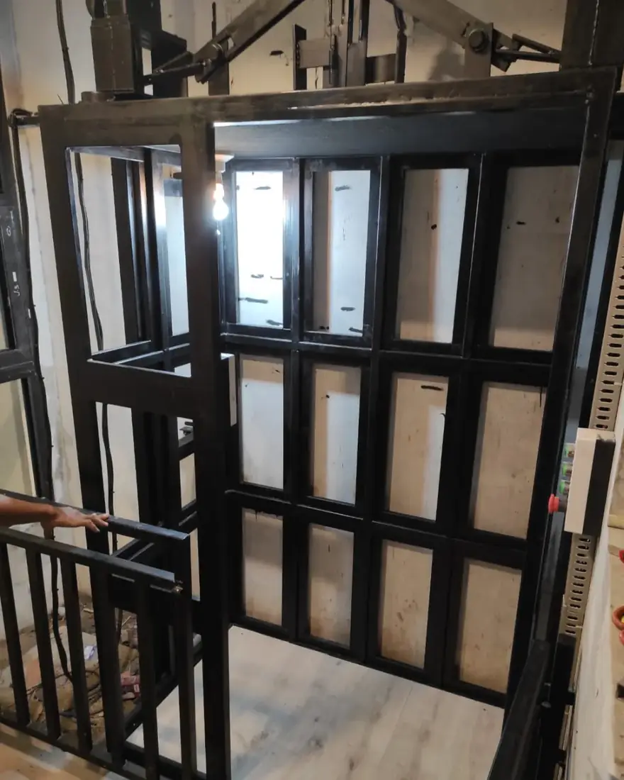 Lift penumpang CV Manunggal